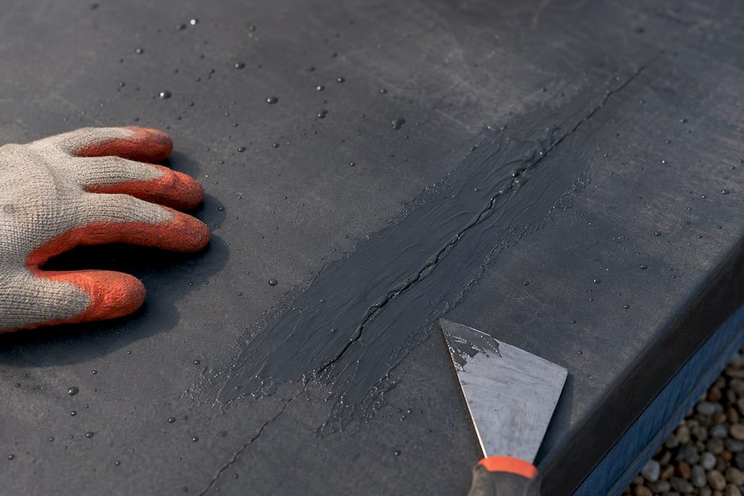 Universele kit over scheur in EPDM